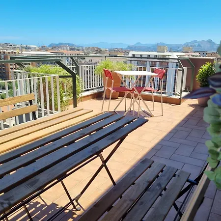 Appartement House & Free Parking By Perry-holiday Moderno, Panoramico E Comodo Fino A 6 Ospiti