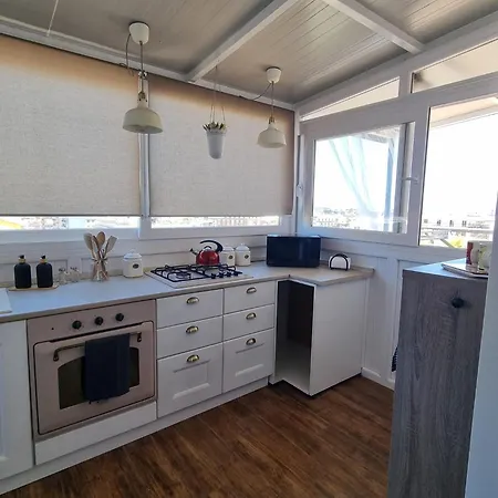 House & Free Parking By Perry-holiday Palermo