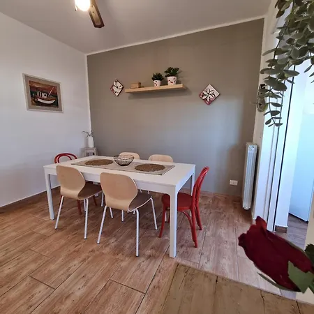 Apartment House & Free Parking By Perry-holiday *