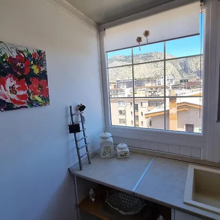 House & Free Parking By Perry-holiday Moderno, Panoramico E Comodo Fino A 6 Ospiti