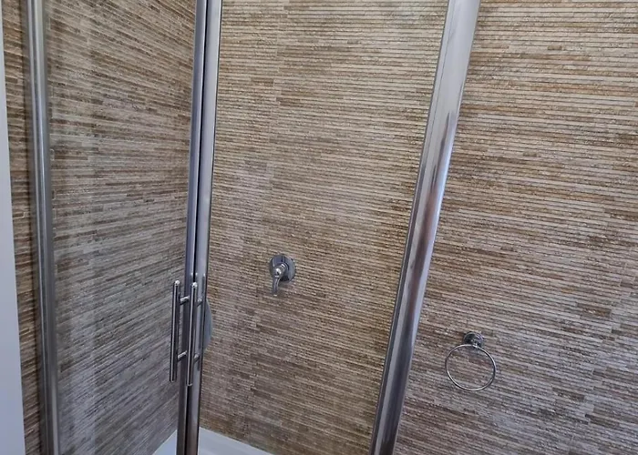 House & Free Parking By Perry-holiday Moderno, Panoramico E Comodo Fino A 6 Ospiti 公寓 *